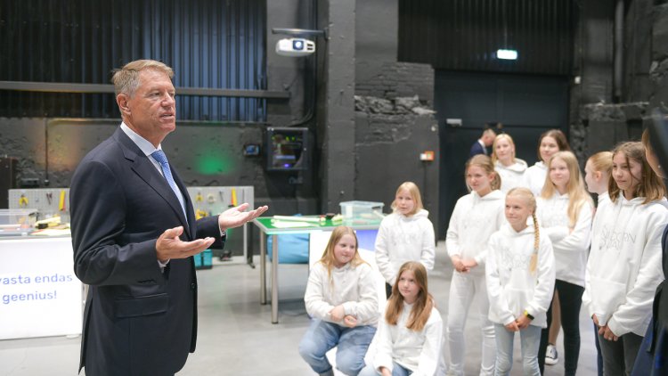 Klaus Iohannis a vizitat Unicorn Squad, o școală de robotică pentru fete din Estonia