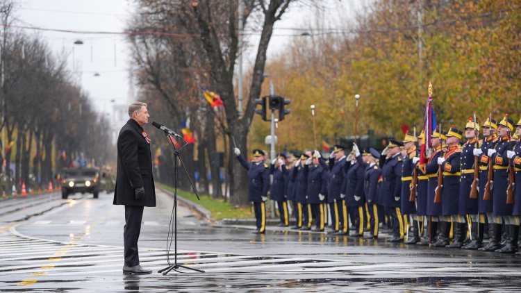 Parada militară de Ziua Naţională a României de la Arcul de Triumf