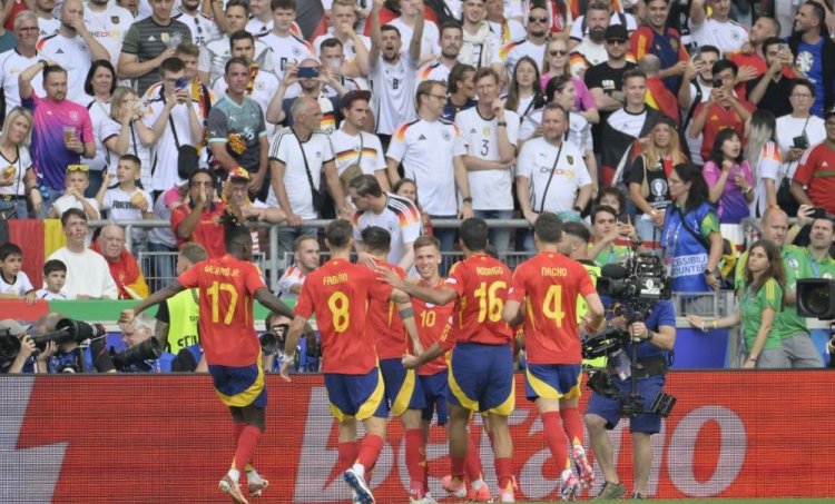 Spania a învins Germania după prelungiri (2-1) şi s-a calificat în semifinale